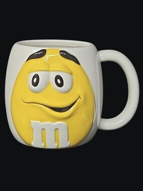 Gallerie - Yellow M&M's Character Large Ceramic Coffee Mug